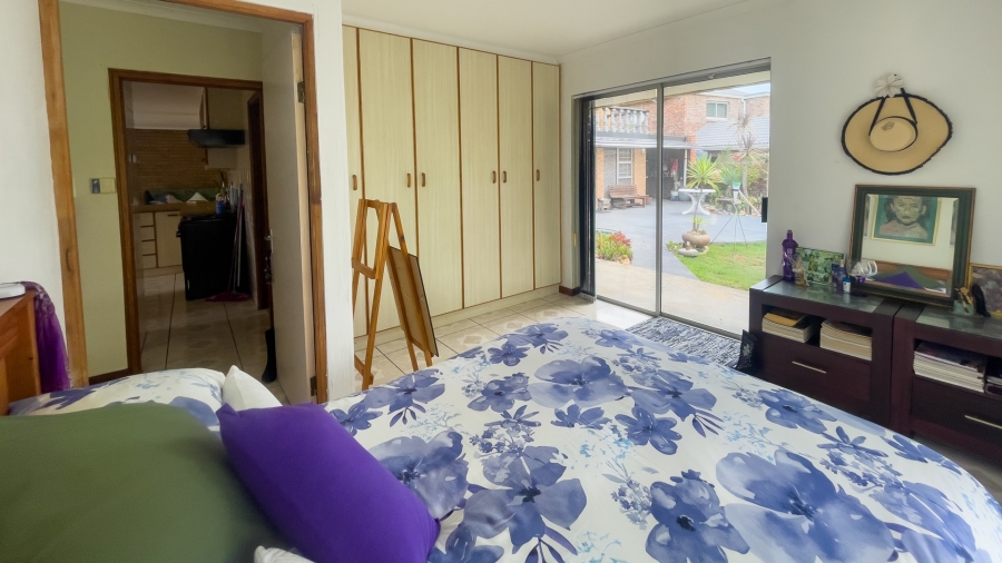 6 Bedroom Property for Sale in Hersham Western Cape